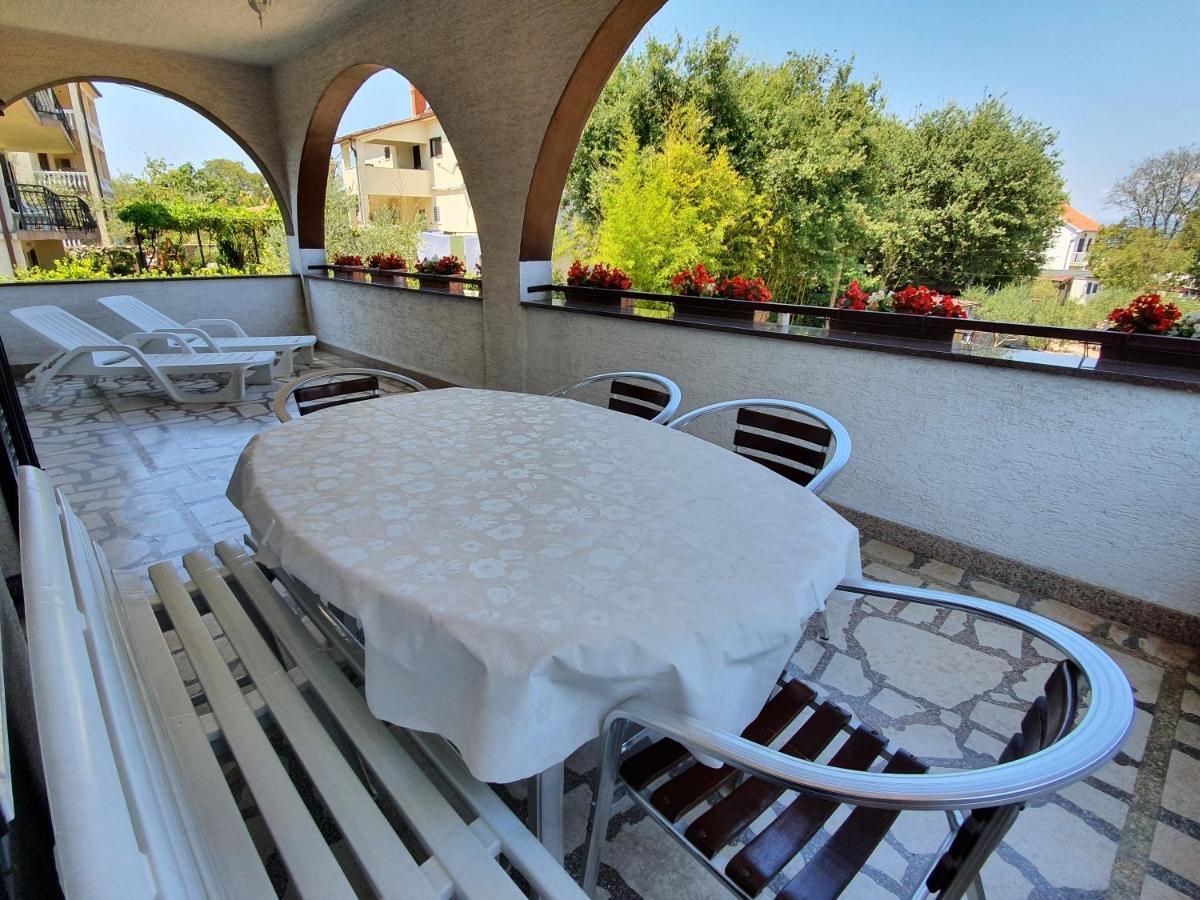 Apartmani Malinska Exterior photo