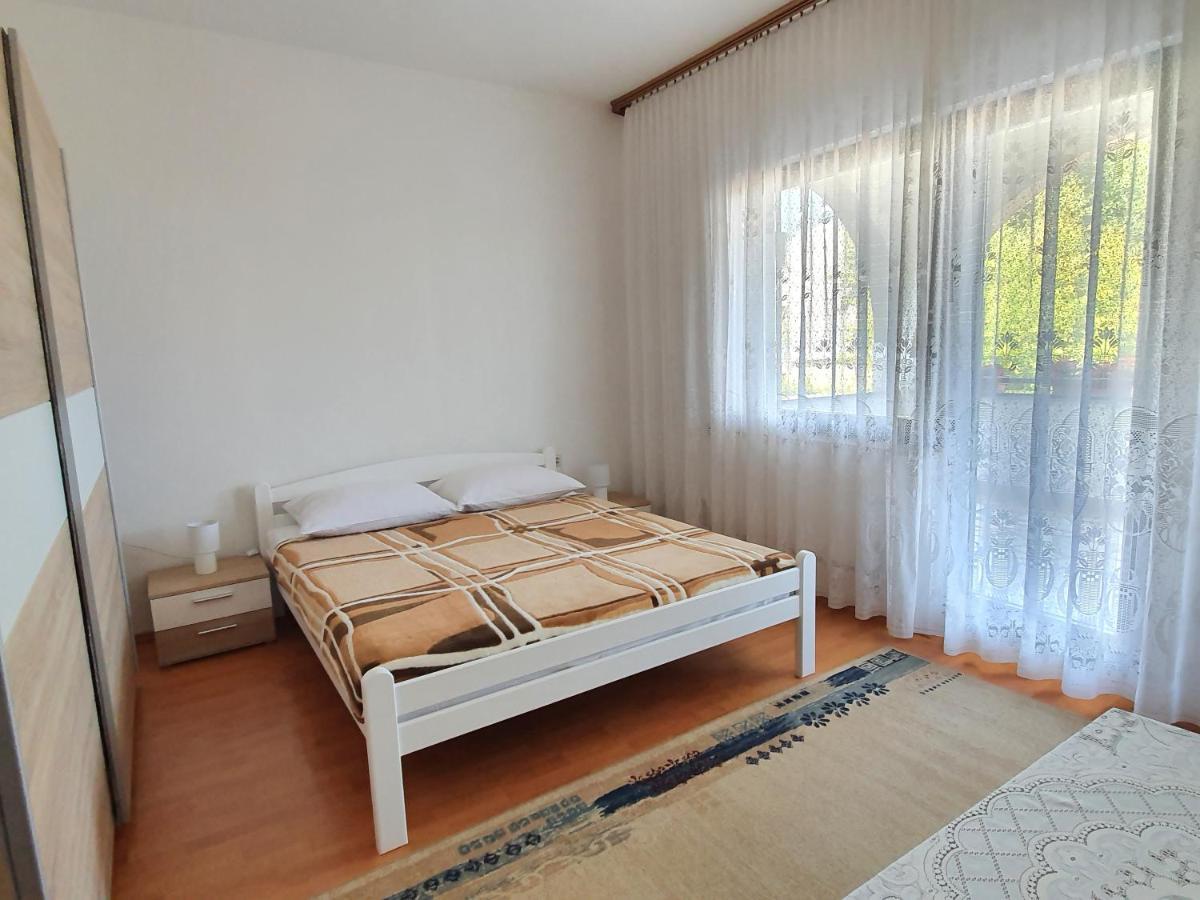 Apartmani Malinska Exterior photo