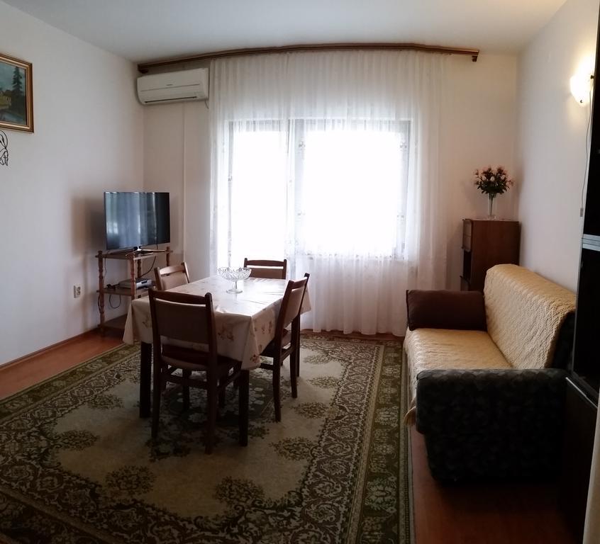 Apartmani Malinska Exterior photo